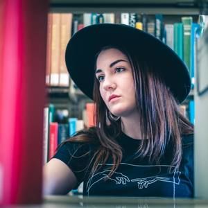 Meet your Posher, Michaela